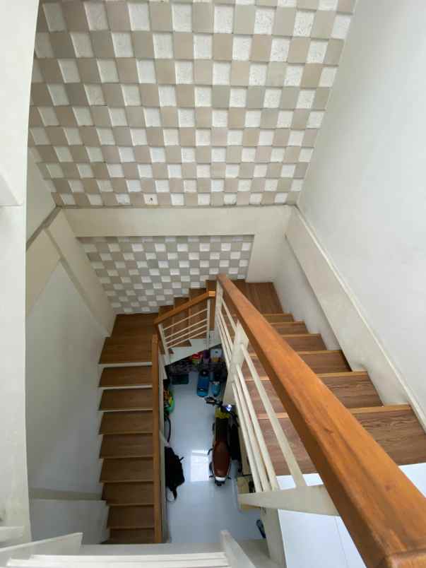 dijual rumah perumahan duta bintaro