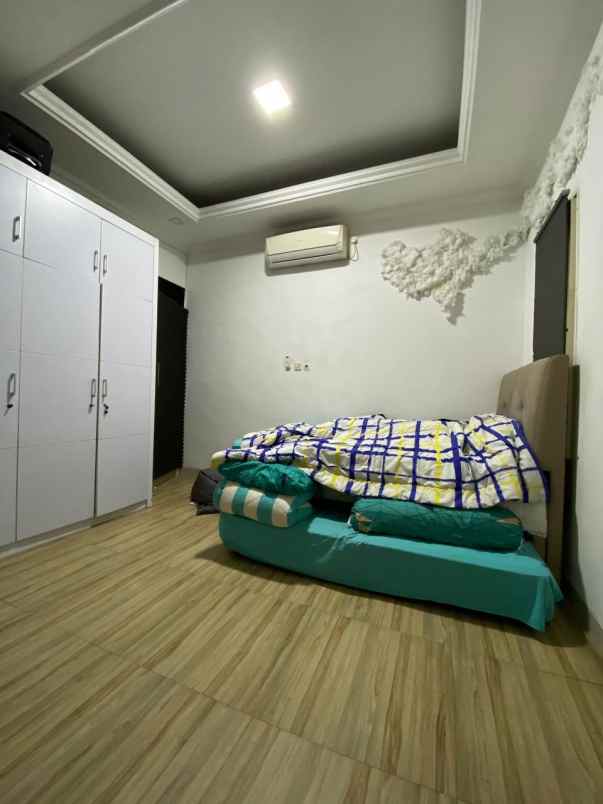 dijual rumah perumahan duta bintaro