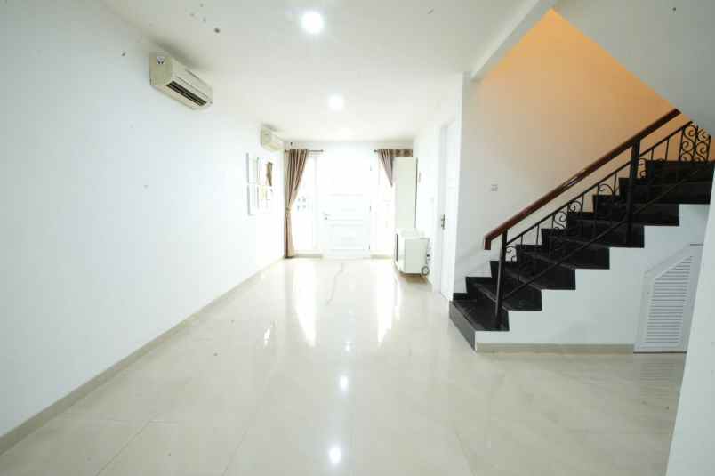 dijual rumah perumahan gading arcadia