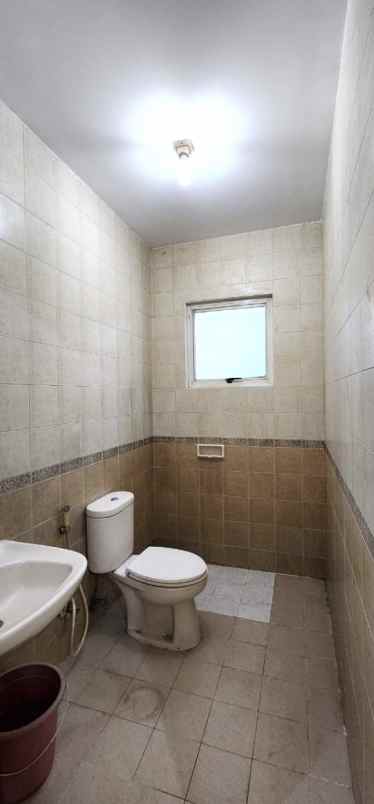 dijual rumah perumahan gading grande