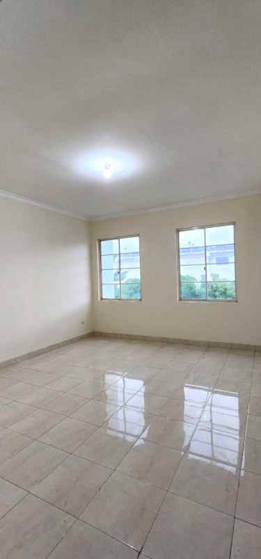 dijual rumah perumahan gading grande