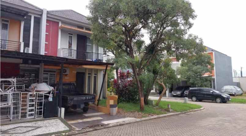 dijual rumah perumahan metland