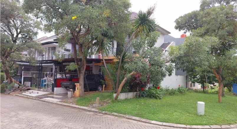 dijual rumah perumahan metland