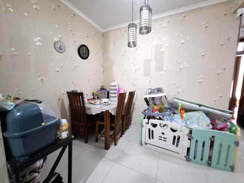 dijual rumah perumahan taman harapan