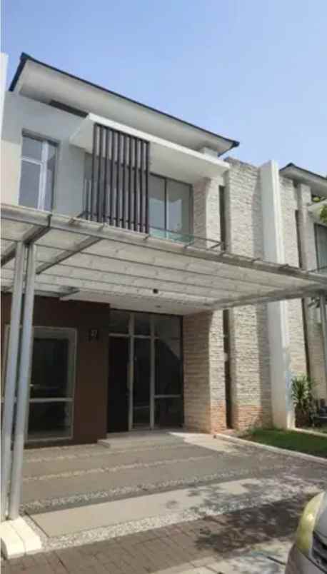 dijual rumah pik2