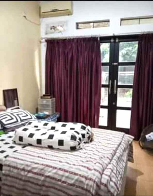 dijual rumah pondaok safari indah