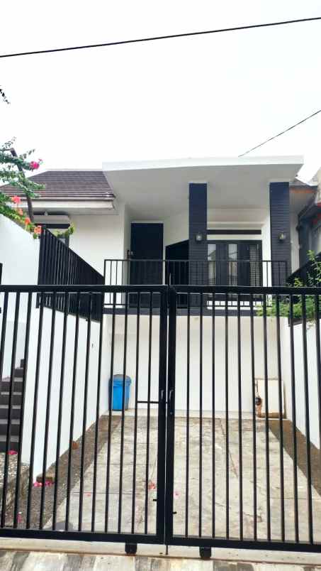 dijual rumah pondaok safari indah