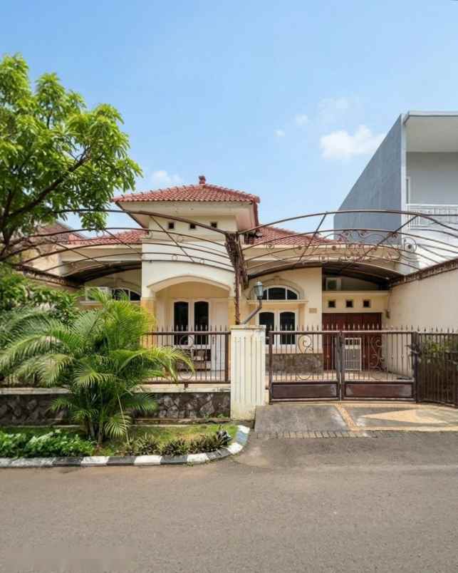 dijual rumah pondok chandra indah strategis