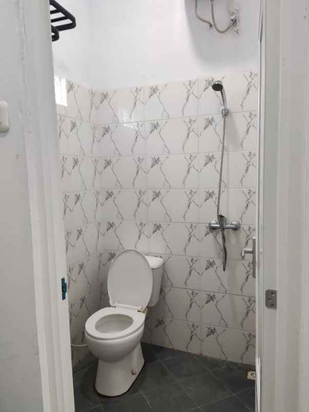 dijual rumah pondok cina kecamatan beji