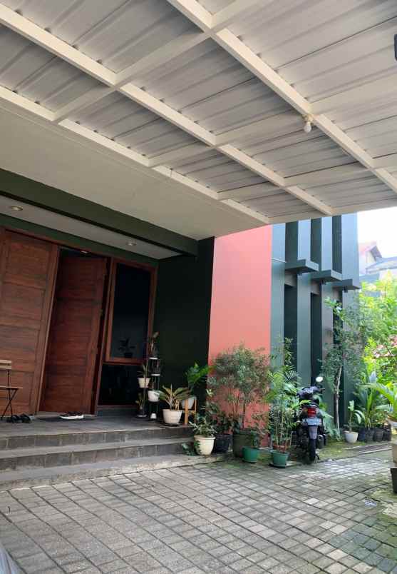 dijual rumah pondok indah