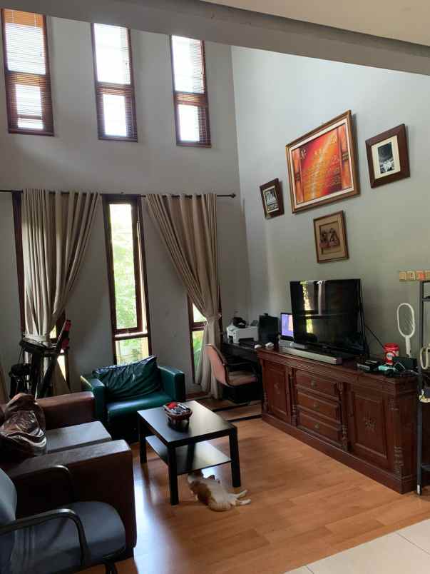 dijual rumah pondok indah