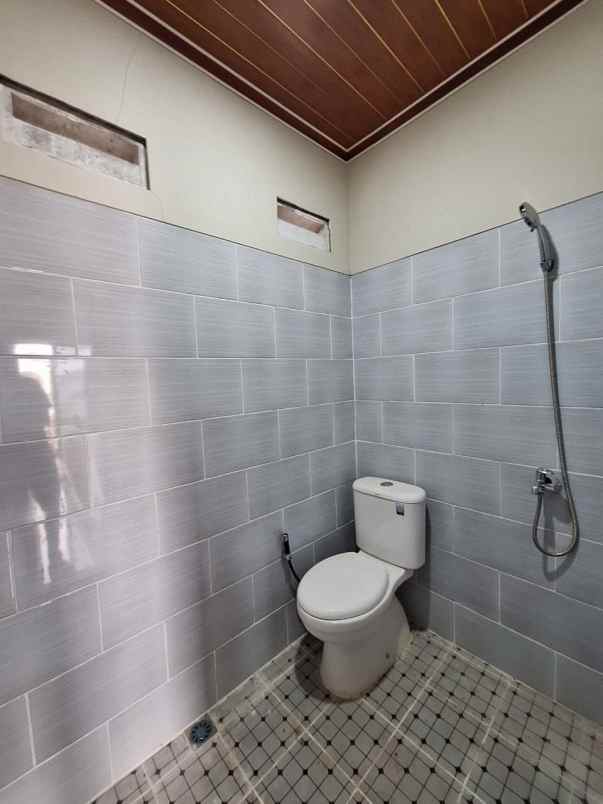 dijual rumah pondok kacang timur