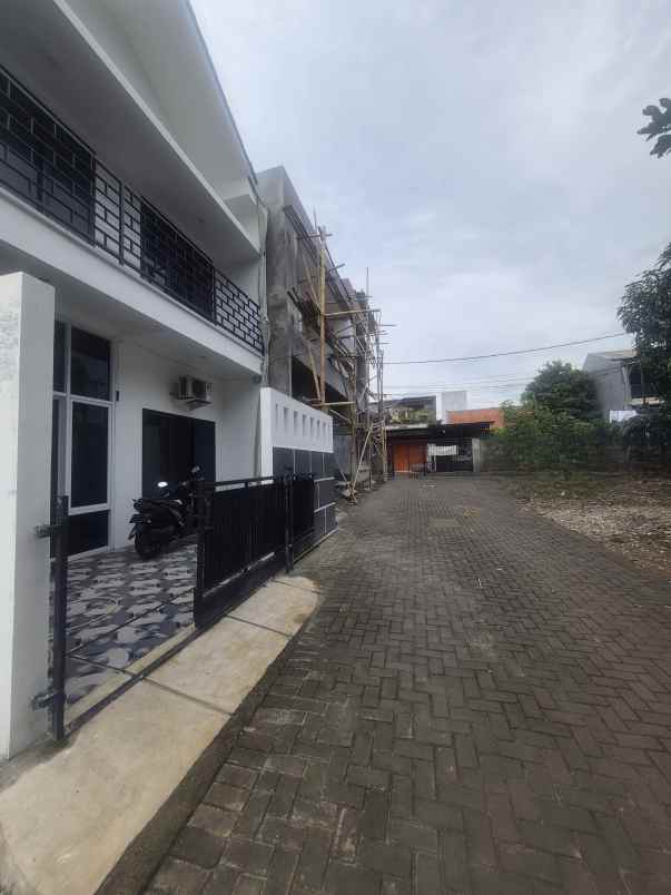 dijual rumah pondok kelapa jaktim