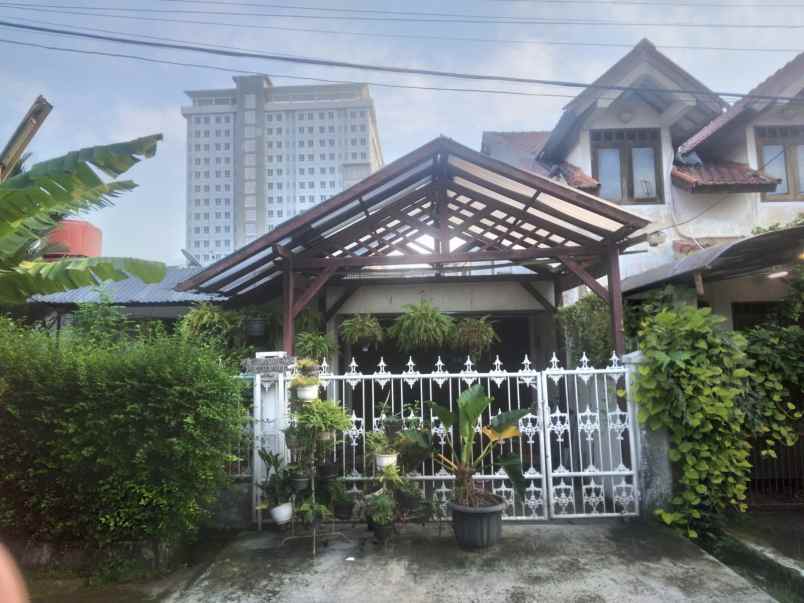 dijual rumah pondok pinang