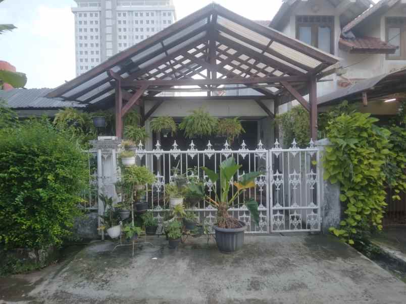 dijual rumah pondok pinang