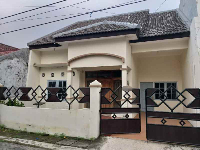 dijual rumah puri lidah kulon surabaya