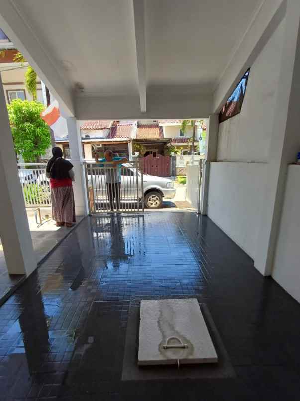 dijual rumah purimas jalan gianyar surabaya