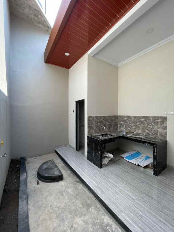 dijual rumah purwomartani kalasan