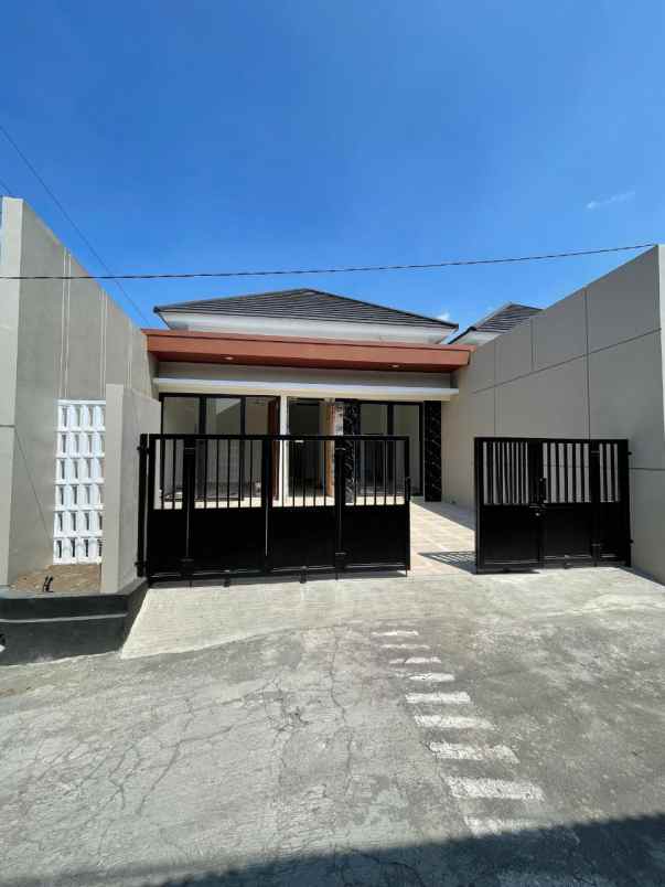 dijual rumah purwomartani kalasan