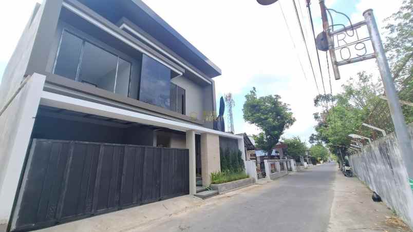 dijual rumah purwomartani kalasan