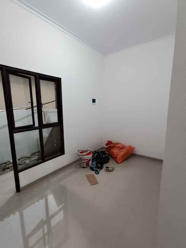 dijual rumah rangkapan jaya