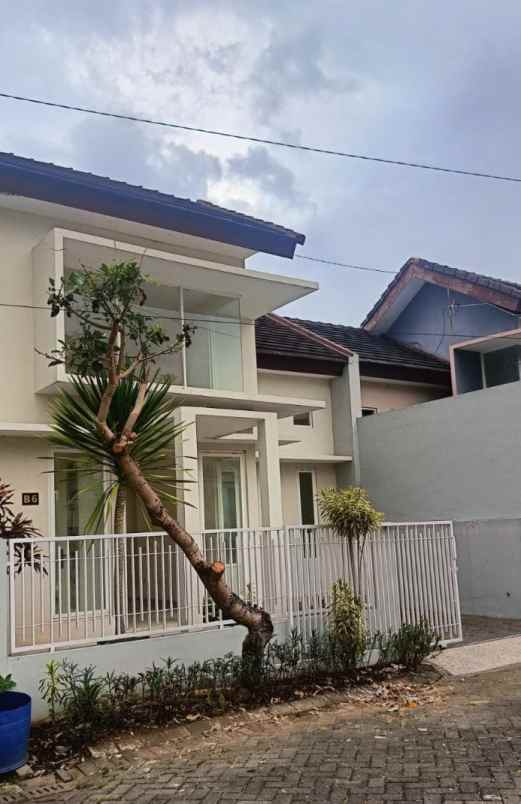dijual rumah raya karangploso malang