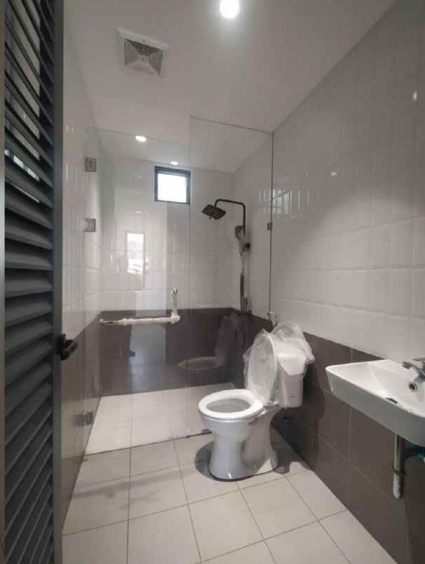 dijual rumah riung margahayu raya metro