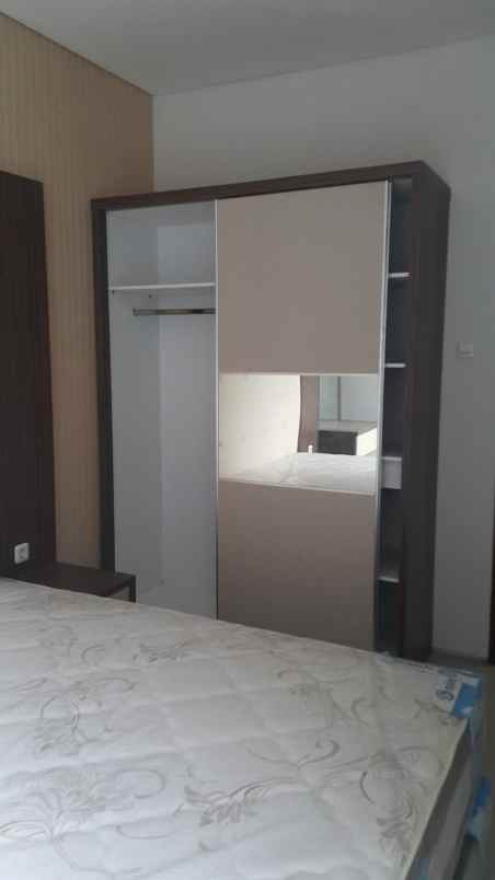 dijual rumah royal park residence