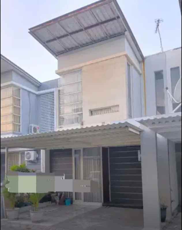 dijual rumah royal park residence