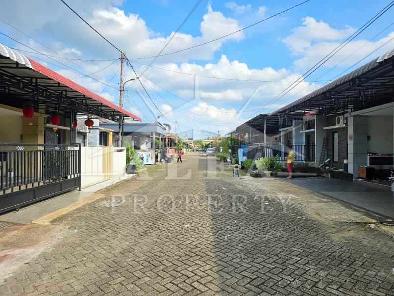 dijual rumah royal serdam 2 kota pontianak