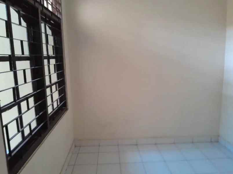 dijual rumah rumah di pondok bambu asri