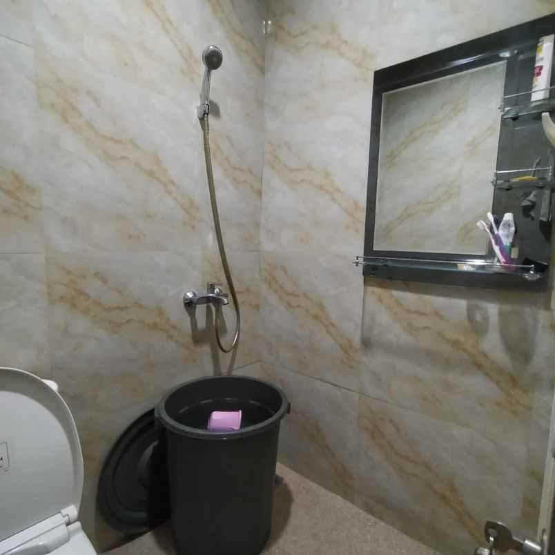 dijual rumah rumah residence one