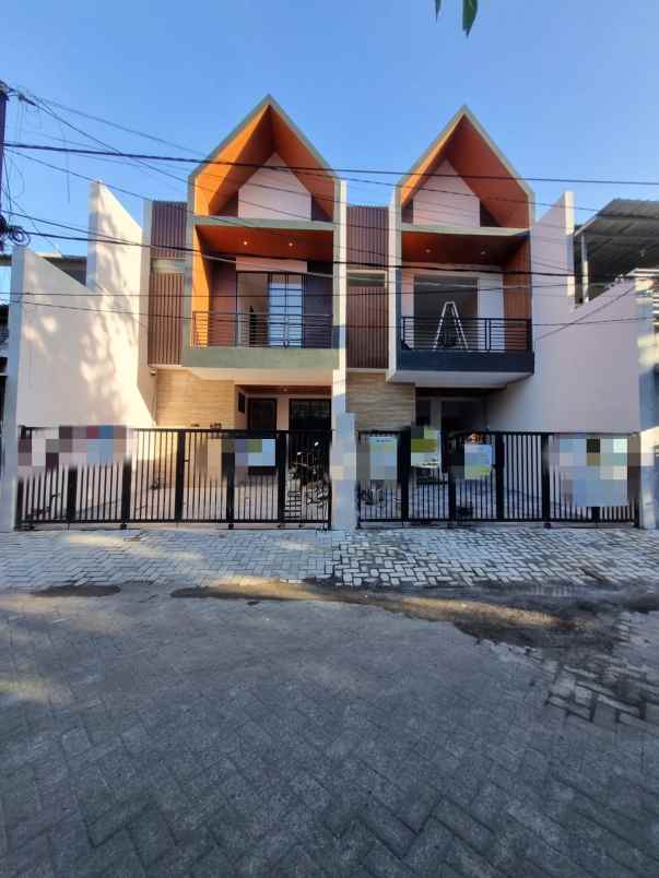 dijual rumah rungkut