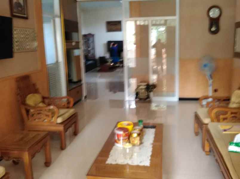 dijual rumah rungkut