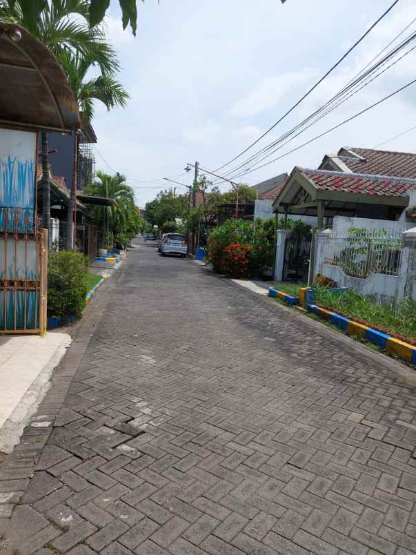 dijual rumah rungkut