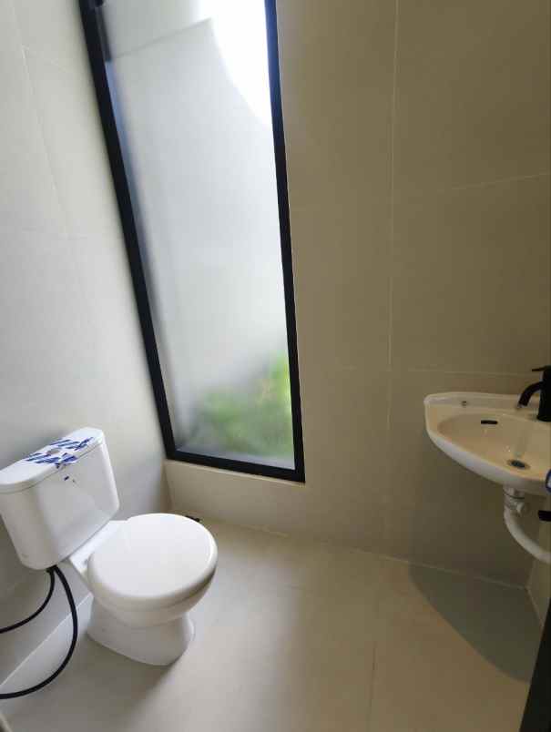 dijual rumah rungkut asri