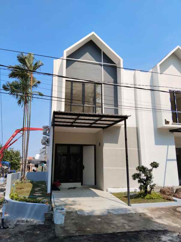 dijual rumah rungkut asri timur