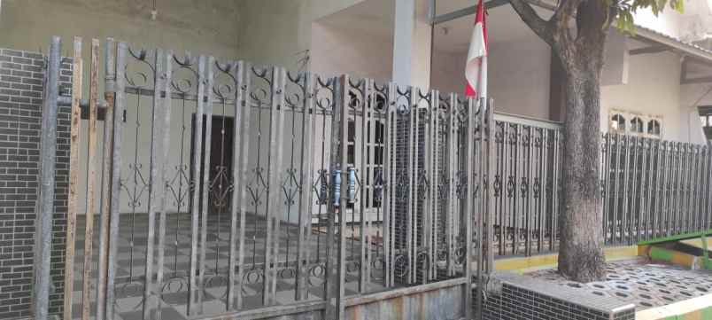 dijual rumah rungkut barata