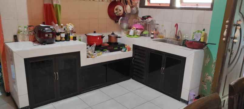 dijual rumah rungkut barata