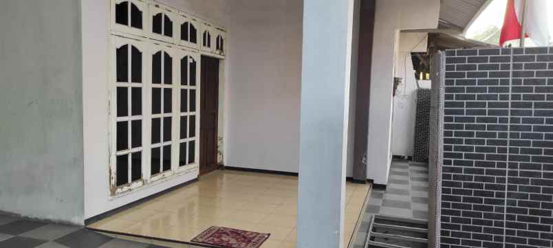 dijual rumah rungkut barata