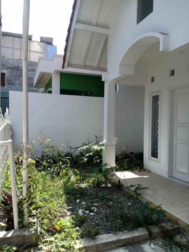 dijual rumah sariwangi