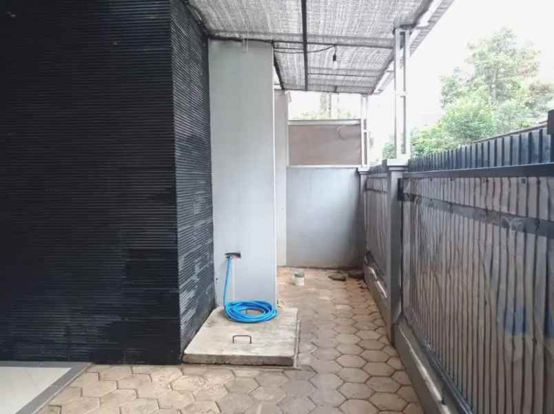 dijual rumah sariwangi