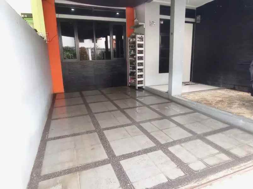 dijual rumah sariwangi