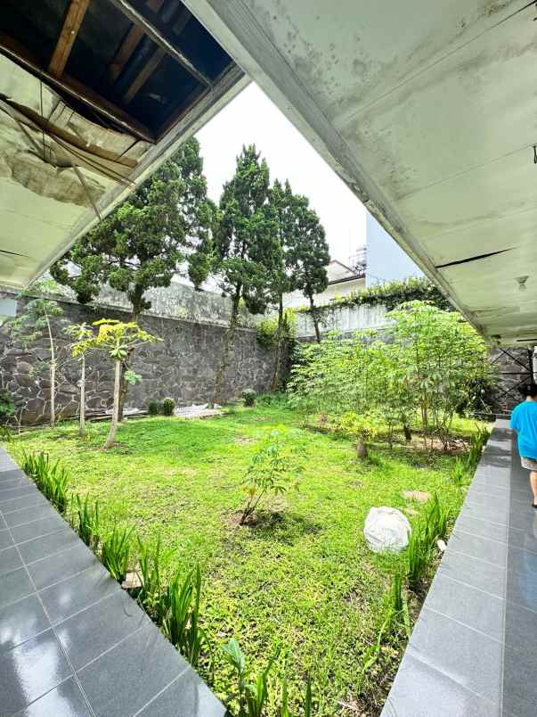 dijual rumah sayap dago