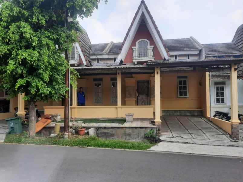 dijual rumah sentul city