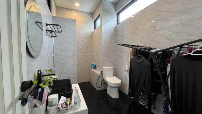 dijual rumah setra regency ciwaruga polban