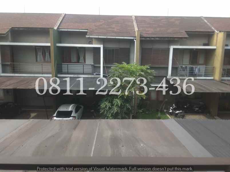 dijual rumah setraduta