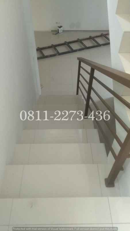 dijual rumah setraduta