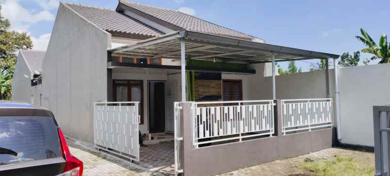 dijual rumah seyegan dekat rs atturots