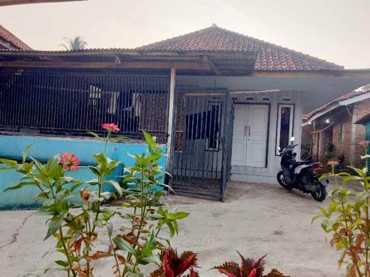 dijual rumah siap huni in cloud seisi nya